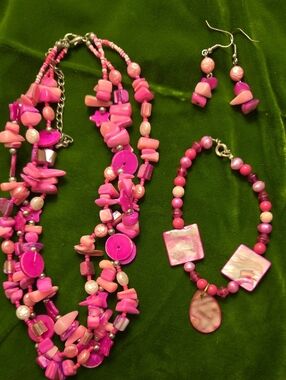 Pink Multi-Strand Beach Shell Necklace, Bracelet & Earring Set